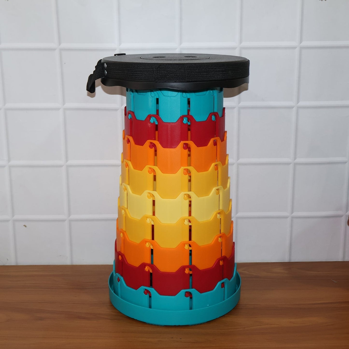 Collapsible Stool with Handle for Portable Seating (44x25.5 cm)