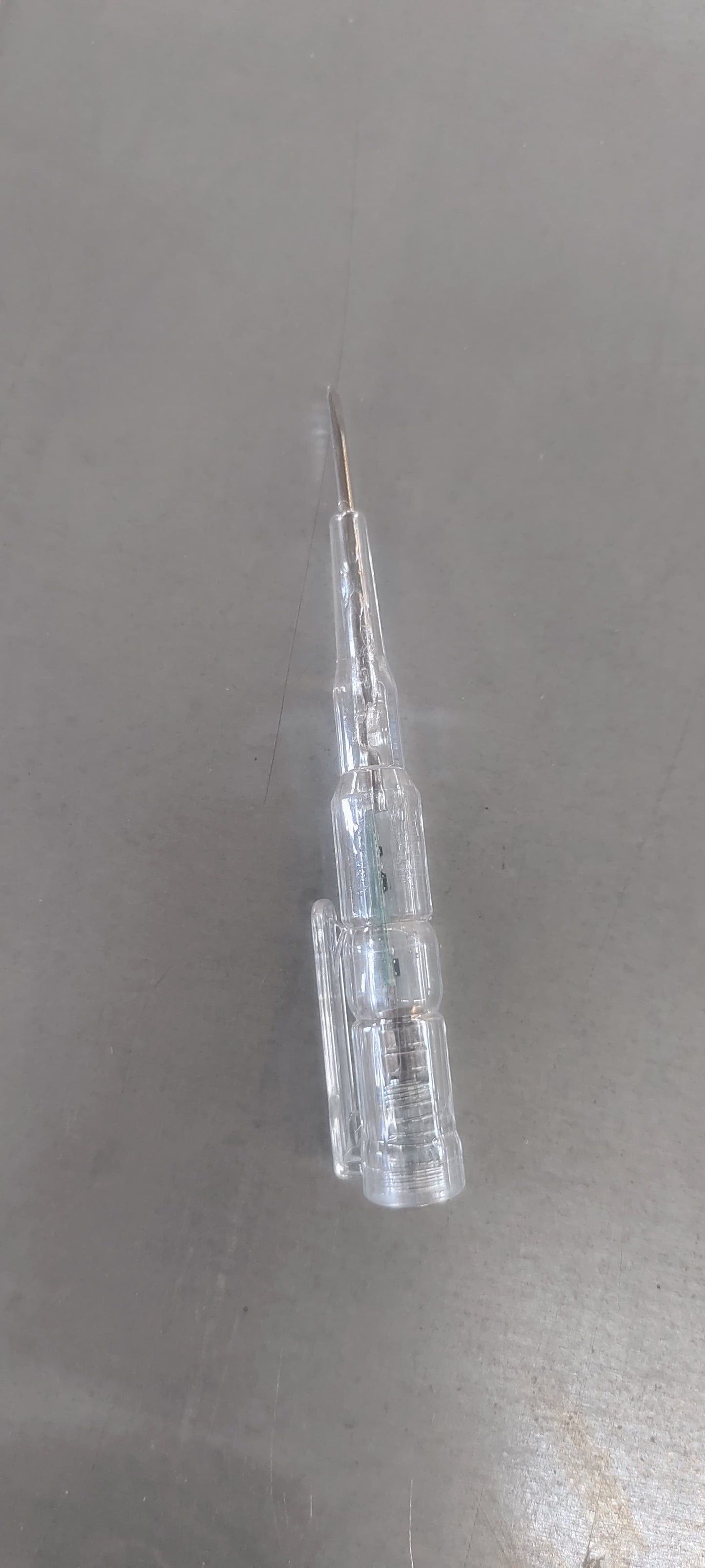 Electrical Detector Slotted Screwdriver With Small Batteries (1 Pc)