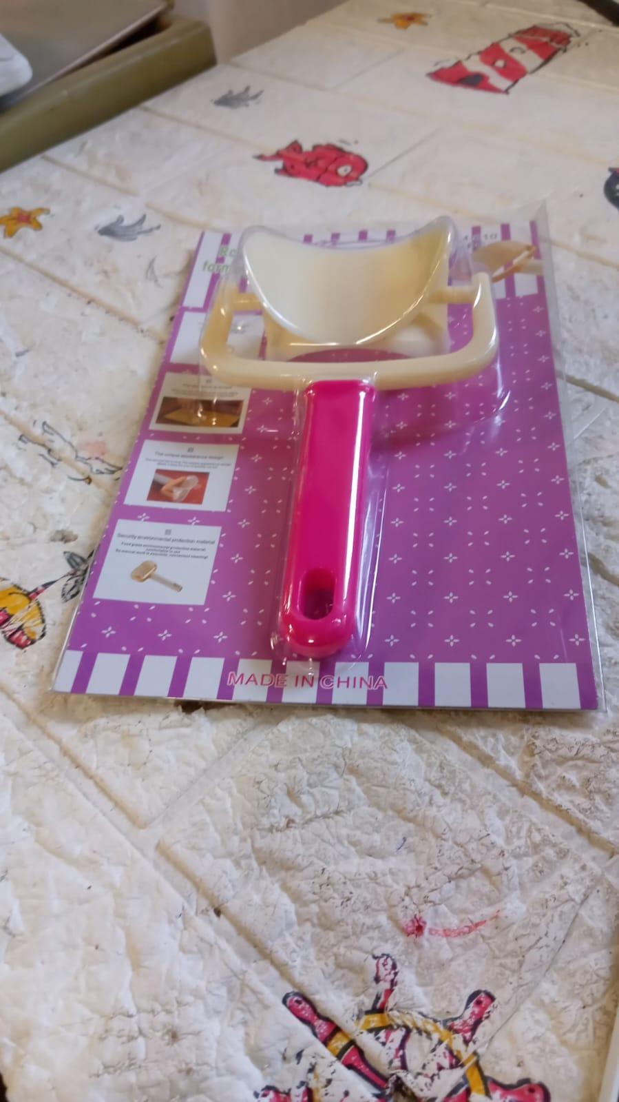 2886 Plastic Round Roll Forming Cutter Cake Ball Tongs and Molds, Puri Cutter, Roller Machine for Baking Tools (1 Pc Mix Color)