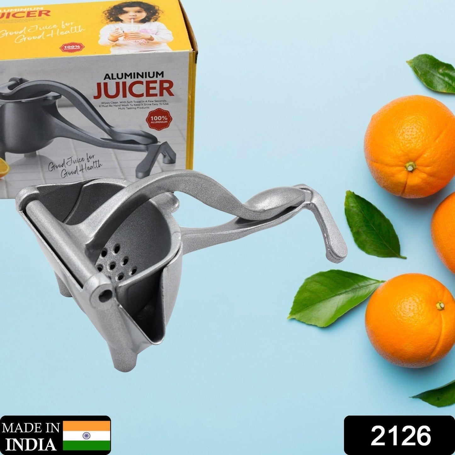 Manual aluminum juicer for fruits.