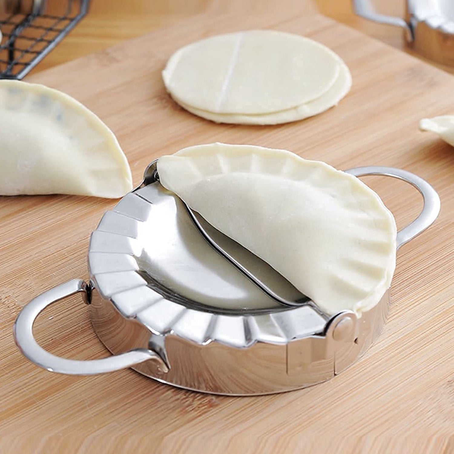 Dumpling dough cutter tool