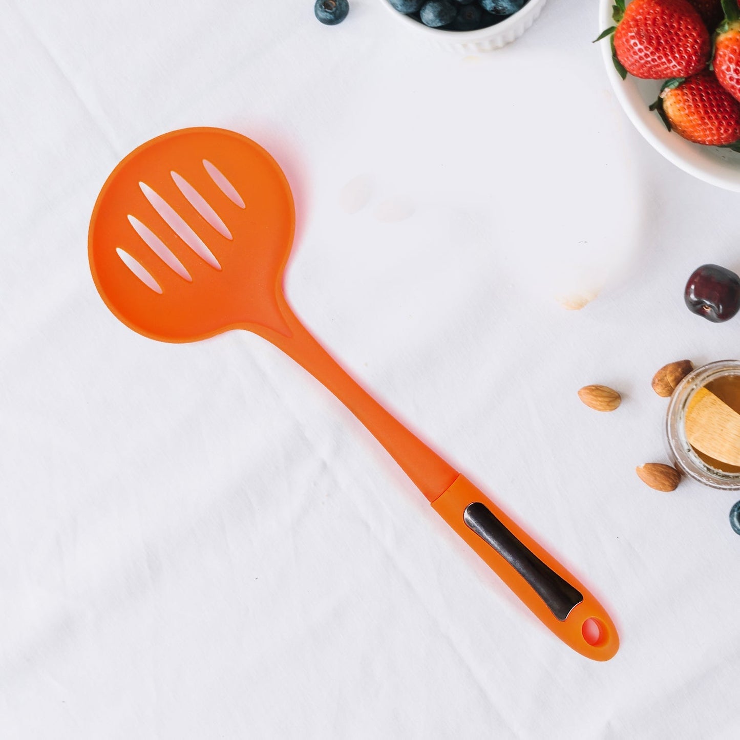 Large nylon colander for kitchen use