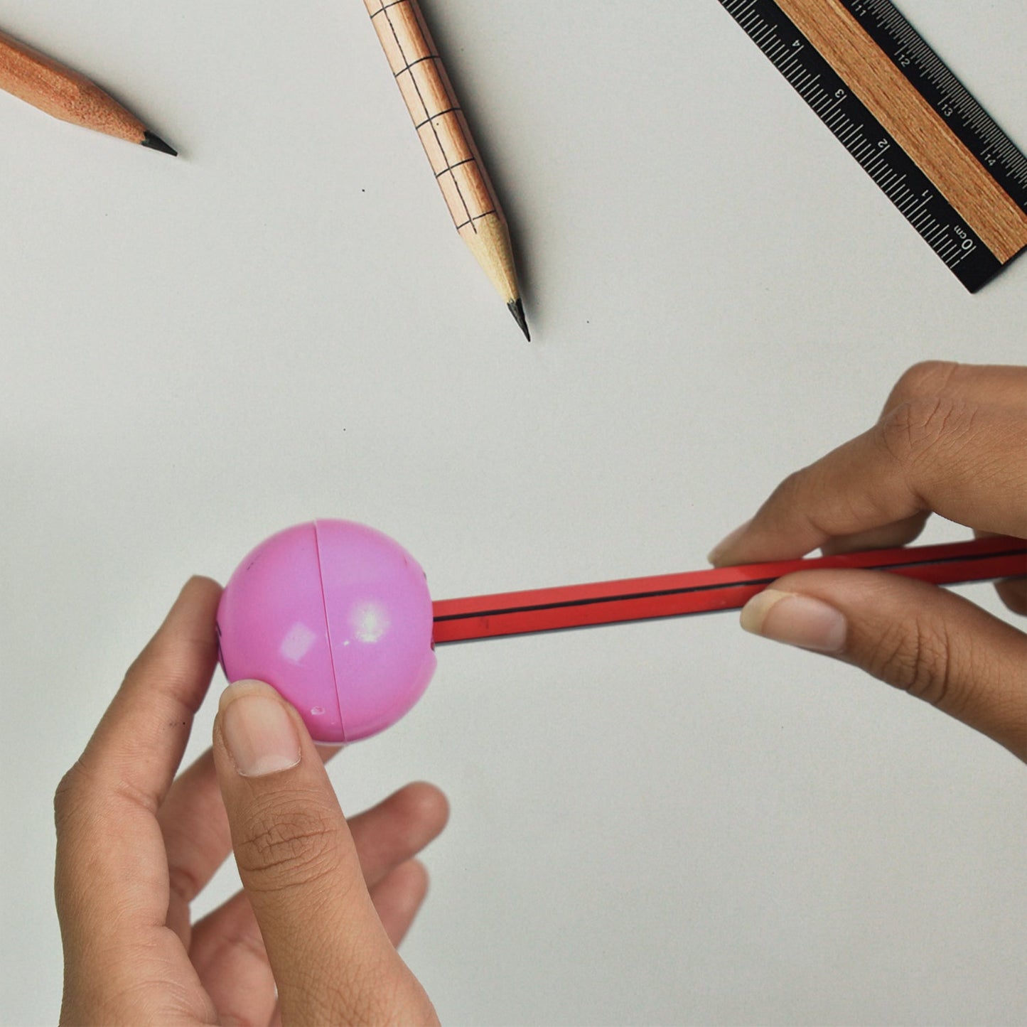 Round Shape Mix Design Pencil Sharpener (1 Pc / Round Shape Mix Design)