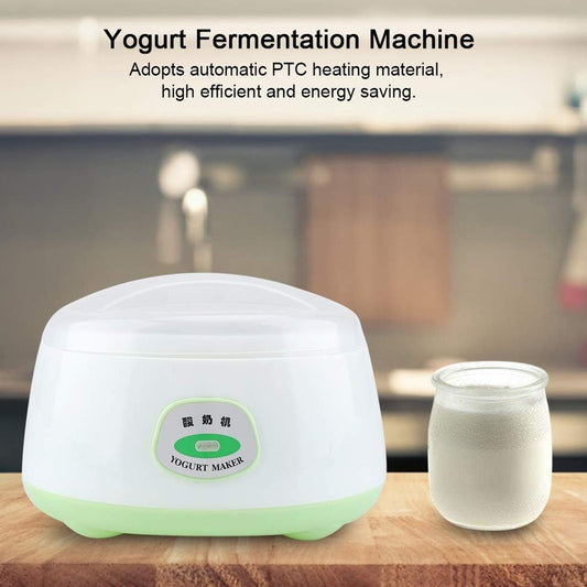 Yogurt maker with plastic container for easy yogurt making