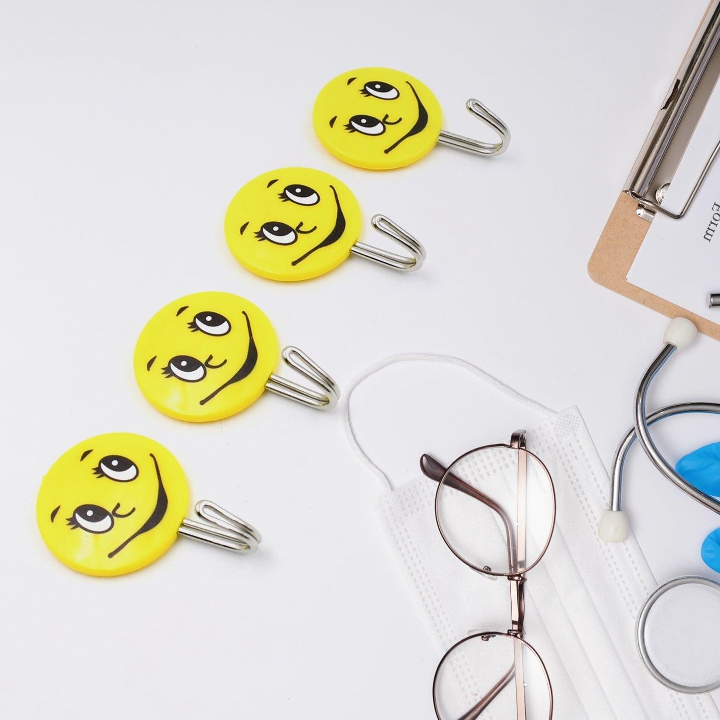 Multipurpose Big Self Adhesive Smiley Cartoon Wall Hooks Multipurpose Strong Wall Sticker Hooks Wall Hook Holder Door Hanger