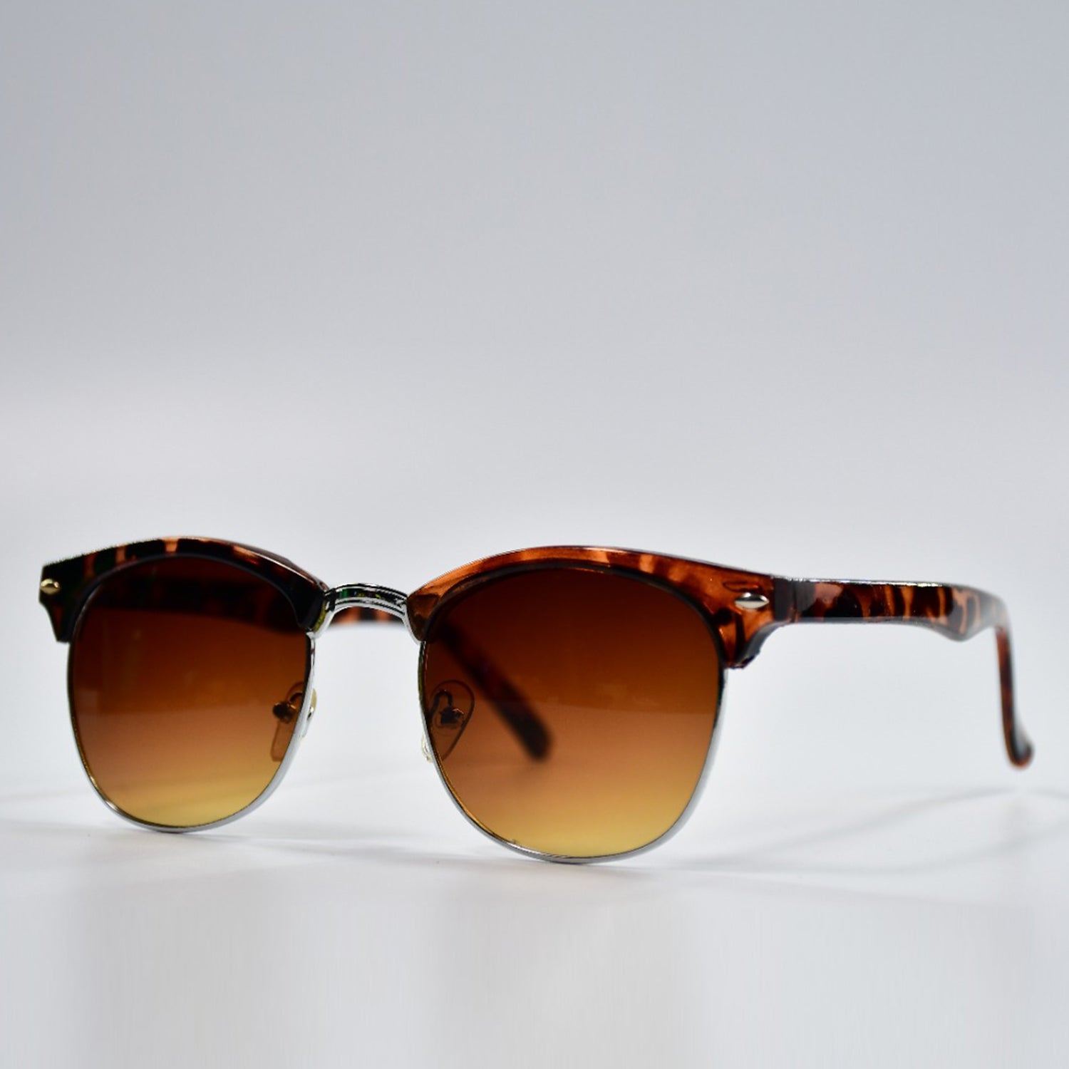 Vintage driving sunglasses with retro fashion frame.