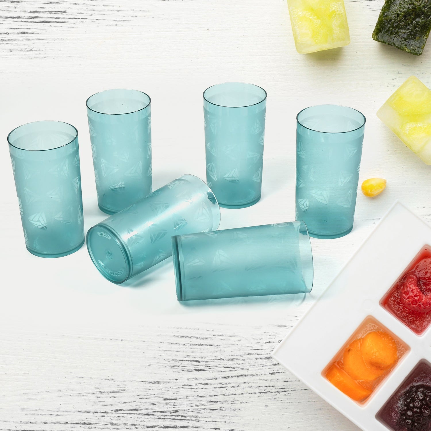 Plastic water glass set