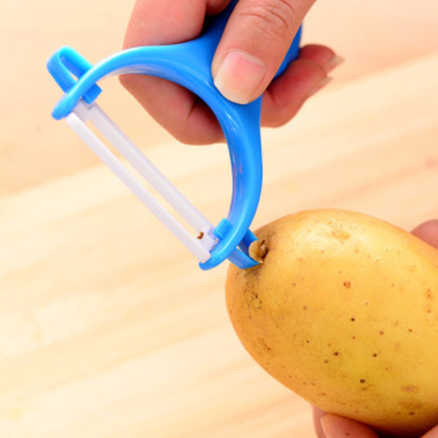 High-quality peeler for removing skin from fruits and vegetables quickly.