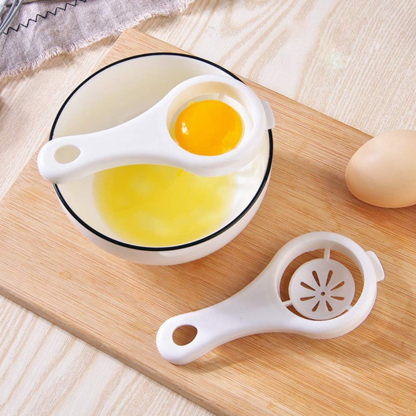 Plastic Egg Yolk Separator, Egg White Yolk Filter Separator (1 Pc / With Card Packing)