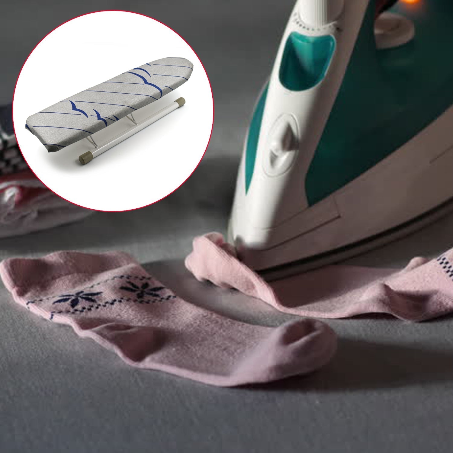 Compact and foldable ironing pad, ideal for ironing clothes at home or in a shop.