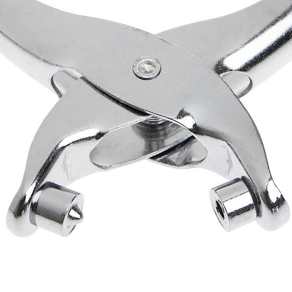 Grommet setting pliers with eyelets and setting tools